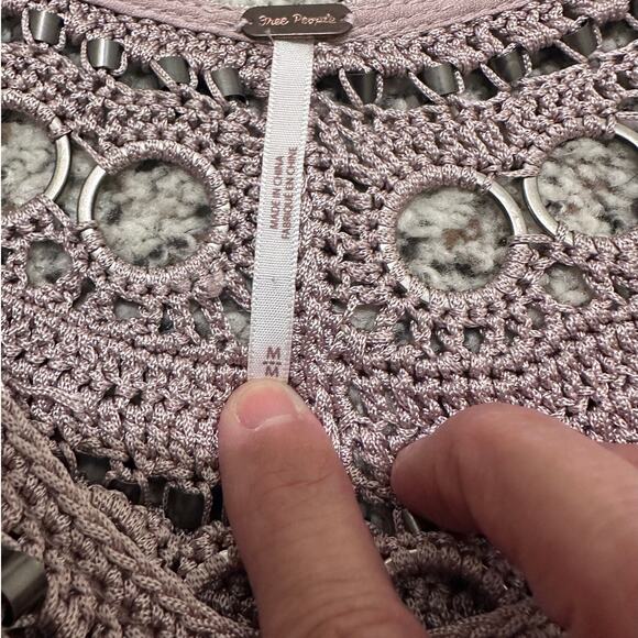 Free People Dusty Pink Cropped Embellished Macrame Boho-Chic Blouse Medium - Picture 3 of 9